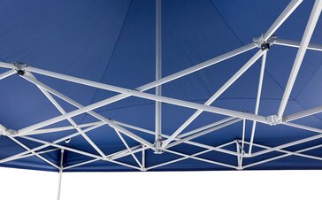 Im Bild ist die Aluminium Struktur eines Pavillon Daches dargestellt. 